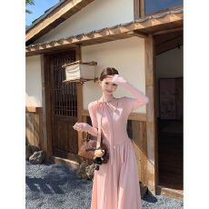 批发已出货 粉色长袖连衣裙子女2025早秋季新款巨好看收腰显瘦长裙