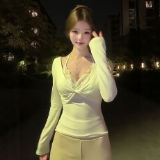 批发已出货 拼接V领长袖T恤女2025秋冬新款纯欲风修身显瘦套头上衣