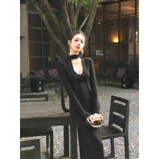 批发已出货 v领挂脖飘带连衣裙女秋季新款高级感弹力收腰显身材长裙