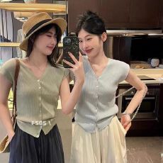 批发已出货 冰丝v领短袖女t恤夏季<b class='q'>打底衫</b>短款显瘦小飞袖针织开衫上衣