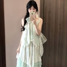 批发已出货 海边度假风穿搭挂脖连衣裙女夏季法式<b class='q'>甜美</b>风宽松无袖长裙