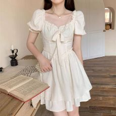 批发新款设计感小众纯欲甜辣风白色连衣裙高级感别致短裙子女