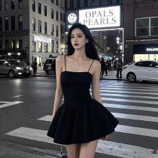 批发法式吊带黑色带胸垫小黑裙夏收腰裙子显瘦<b class='q'>赫本</b>新款连衣裙修身短裙