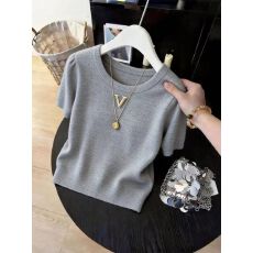 批发2026新款夏季正肩圆领短袖<b class='q'>针织衫</b>女夏季时髦轻奢小众时尚洋气上衣