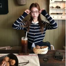 批发韩系撞色<b class='q'>条纹</b><b class='q'>开衫</b>毛衣外套女春秋小香风短款慵懒温柔风针织衫上