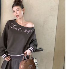 批发秋季韩版时尚复古慵懒风斜肩领宽松短款字母卫衣+半身裙两件套装