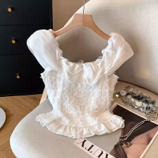 批发2025夏季法式纯欲露肩一字领蕾丝花边衬衫女修身立体花朵短袖上衣