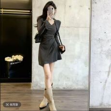 批发【徳绒】长袖连衣裙褶皱V领女神<b class='q'>显瘦</b>时尚连衣裙2025新法式小个子