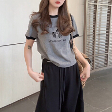 批发官图  <b class='q'>时尚</b>穿搭套装女2026夏季新款撞色小马正肩上衣休闲裤两件套