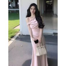 批发温柔风法式名媛气质穿搭斜肩性感收腰连衣裙女夏季纯欲优雅晚礼服