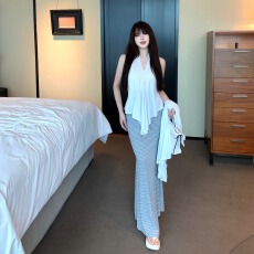 批发<b class='q'>大码</b>胖MM氛围美神纯欲挂脖吊带<b class='q'>开衫</b>上衣+高腰包臀鱼尾半裙三件套