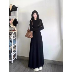 批发赫本风黑色针织<b class='q'>连衣裙</b>子女早秋季2025新款法式气质高级感包臀长裙