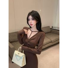 批发温柔纯欲风设计感褶皱包臀长裙女新款气质性感显瘦百搭长袖<b class='q'>连衣裙</b>