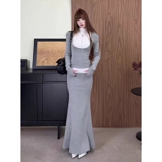 批发韩系假两件拼接长袖半高领<b class='q'>T</b><b class='q'>恤</b>女秋冬新款高腰修身显瘦半身裙套<b class='q'>装</b>