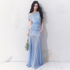批发海边度假风蓝色碎花斜肩<b class='q'>连衣裙</b>子女夏网纱拼接收腰绝美包臀鱼尾裙