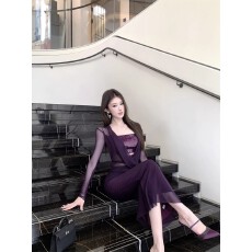 批发性感纯欲高级感荡领抹胸连衣<b class='q'>裙</b>女秋冬新款修身显瘦带胸垫包臀长<b class='q'>裙</b>