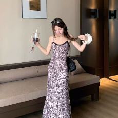 批发大码胖mm夏季新款美式复古风设计感印花吊带裙高级显瘦修身长裙子