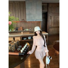 批发清冷贵气感穿搭套装早秋小个子纯欲辣妹粉色一字肩上衣短裤两件套