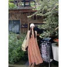 批发法式度假风吊带连衣裙女2026夏季温柔海边<b class='q'>沙滩裙</b>设计感气质长裙