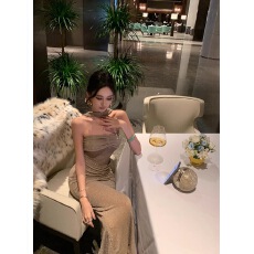 批发御姐名媛烫钻抹胸<b class='q'>包臀</b>裙女夏2026新款收腰显瘦高级感气质连衣裙子