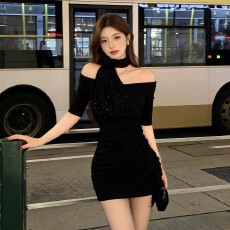 批发纯欲风黑色露肩挂脖连衣裙女夏季性感辣妹修身显瘦A字包臀短<b class='q'>裙子</b>