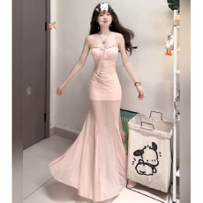 批发气质名媛女装夏装时尚设计感<b class='q'>网纱</b>收腰长<b class='q'>裙</b><b class='q'>性感</b>露背甜美吊带连衣<b class='q'>裙</b>