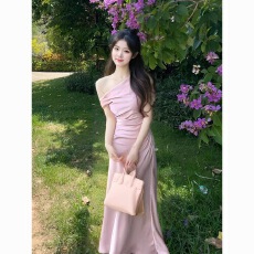 批发法式气质御姐性感斜肩缎面荡领连衣裙女夏季高级感鱼尾晚礼服长裙
