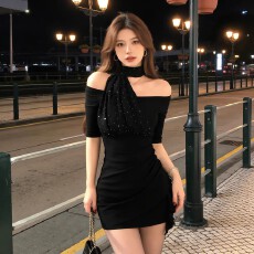 批发辣妹修身黑色连衣裙显身材夏季纯欲风穿搭性感露肩挂脖包臀裙短款