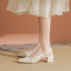 批发法式复古方头玛丽珍鞋<b class='q'>韩版</b>褶皱包头凉鞋粗跟后空后绊带单鞋