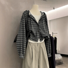 批发撞色条纹连帽卫衣外套女早秋季新款韩系宽松百搭通勤<b class='q'>短款</b><b class='q'>开衫</b>上衣