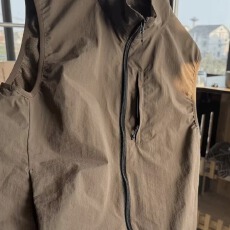 批发<b class='q'>男</b>女同款夏季轻薄防风防水纯色背心<b class='q'>马甲</b>户外运动工装登山钓鱼<b class='q'>马夹</b>