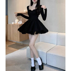 批发法式赫本风黑色针织连衣裙女秋冬2026新款小个子<b class='q'>气质</b>收腰a字短裙