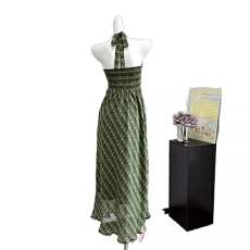 批发原版做法 韩国网+绿色碎花绝美<b class='q'>韩版</b>百搭复古格纹挂脖裙长款连衣裙