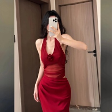 批发原版做法有拉链 法式高级辣妹挂脖露背红色玫瑰显瘦<b class='q'>包臀</b>连衣裙