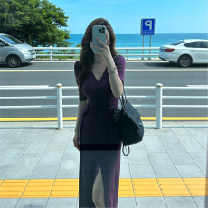 批发原版质量 260克随心裁 法式温柔风性感深v连衣裙设计气质包臀<b class='q'>长裙</b>