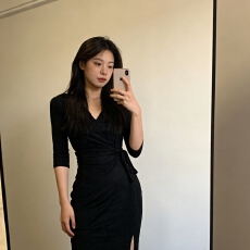 批发原版质量 260克随心裁 复古御姐风V领收腰连衣裙女夏2026新款黑色