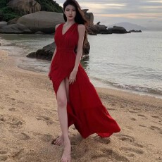 批发红色女夏季海边度假高级感长裙2026v领挂脖<b class='q'>连衣裙</b>子新款法式气质