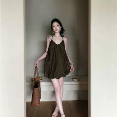 批发原版质量做法 海边穿搭温柔风巨好看的挂脖吊带连衣裙复古独特