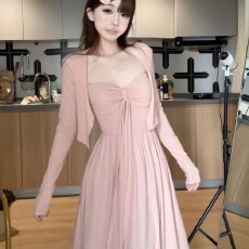 批发原版做法【有胸垫】2026新款法式纯欲风粉色吊带连衣裙子女早秋季
