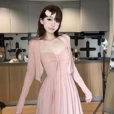 批发原版做法有胸垫女2026早穿搭修身性感辣妹风蝴蝶结吊带连衣裙