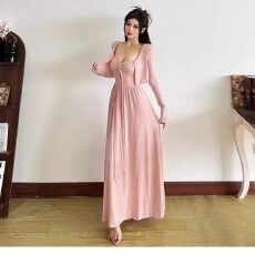 批发原版做法有胸垫连衣裙开衫女春秋海边度假纯欲风粉是抹胸吊带