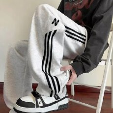 批发薄款曼巴棉休闲裤男秋长隆宽松2025运动卫裤三条杠直筒阔腿裤子