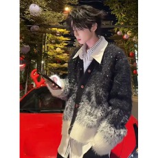 批发新年水貂毛提花原版钉新年黑衣V领毛衣男秋冬季宽松镶钻<b class='q'>针织衫</b>