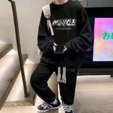 批发华夫格套装休闲林鹿<b class='q'>春</b>秋港风宽松印花衣服搭配卫衣卫裤两件套男