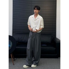 批发<b class='q'>衬衫</b>】休闲發財V领<b class='q'>男士</b><b class='q'>短袖</b>T恤夏季潮流小众设计感褶皱五分袖<b class='q'>衬衫</b>