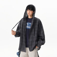批发户外揭豪派薄款防晒格子连帽衬衫外套男女2026夏宽松情侣长袖衬衣