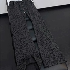批发黑色美式复古荆棘暗纹裤子男<b class='q'>夏</b>季设计感痞帅阔腿裤薄款运动休闲裤