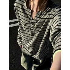 批发V领常<b class='q'>条纹</b>长袖t恤男女秋季宽松慵懒风情侣卫衣通勤内搭<b class='q'>打底衫</b>上衣