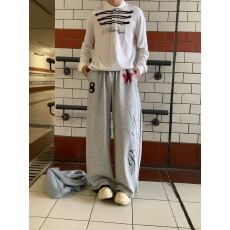 批发美式初见不对称侧边条字母印花卫裤2026<b class='q'>男</b>女春秋宽松弯刀<b class='q'>休闲裤</b>