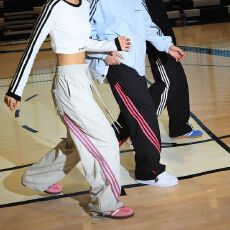 批发2026新款三条杠撞色休闲<b class='q'>长裤</b><b class='q'>男</b>夏季宽松<b class='q'>运动</b>裤潮牌情侣抽绳直筒裤